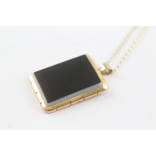 93 - 9ct gold onyx pendant necklace (5.5g)