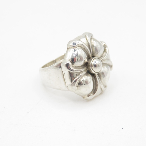 303 - Silver floral ring by Georg Jenson (6g) Size K