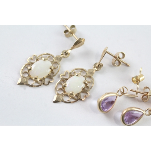 106 - 2x 9ct gold opal & amethyst drop earrings (1.7g)