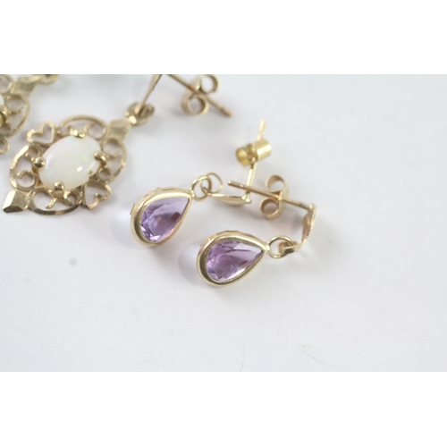 106 - 2x 9ct gold opal & amethyst drop earrings (1.7g)