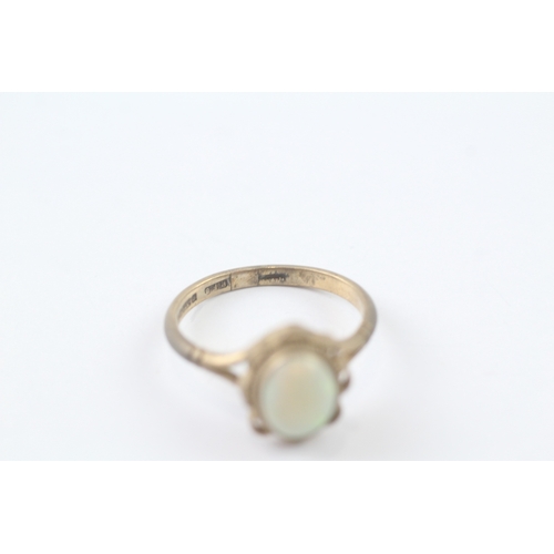 125 - 9ct gold opal dress ring (2.6g)