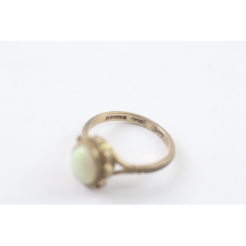 125 - 9ct gold opal dress ring (2.6g)