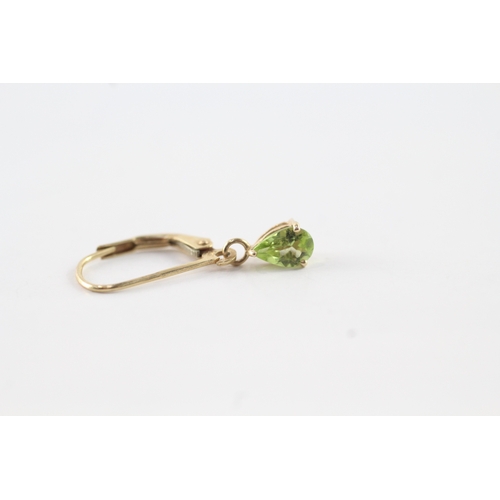 15 - 14ct gold pear cut peridot drop earrings (1.3g)