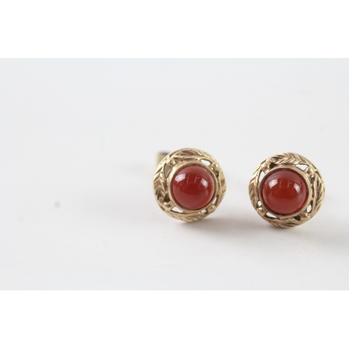 167 - 9ct gold vintage cabochon cut carnelian stud earrings (2.4g)