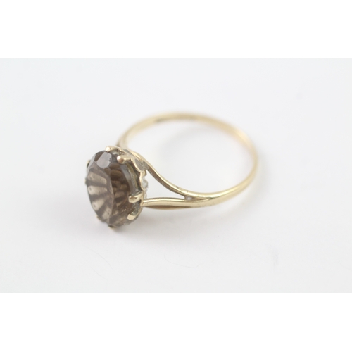 17 - 9ct gold smoky quartz cocktail ring (2.4g) Size Q