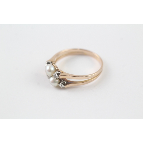 173 - 18ct gold pearl and diamond twin ring (3g) Size O