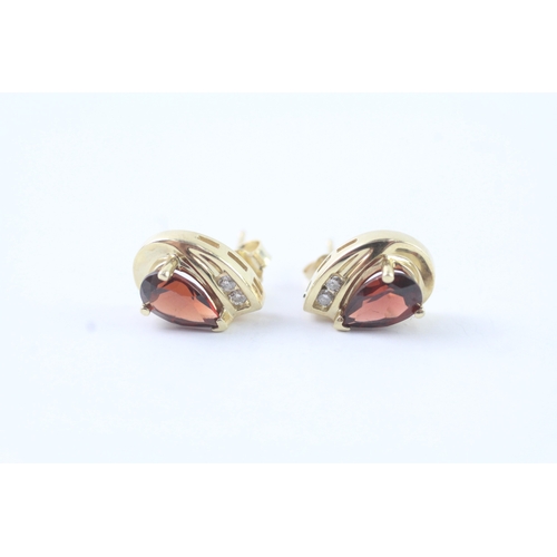 190 - 14ct gold garnet & diamond earrings (2.9g)