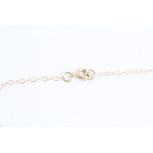 191 - 9ct gold diamond pendant necklace (0.9g)