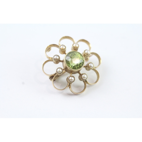 203 - 15ct gold Edwardian peridot & seed pearl brooch (3g)