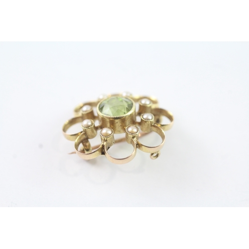 203 - 15ct gold Edwardian peridot & seed pearl brooch (3g)