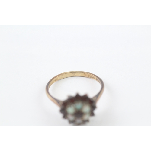 23 - 9ct gold vintage garnet & opal cluster ring (3.9g) Size S