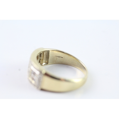 243 - 9ct gold ring with white and champagne diamonds (4.3g) Size P