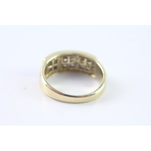 243 - 9ct gold ring with white and champagne diamonds (4.3g) Size P