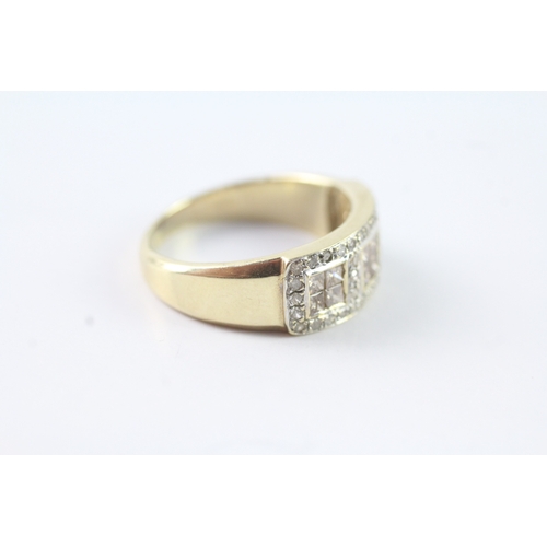 243 - 9ct gold ring with white and champagne diamonds (4.3g) Size P