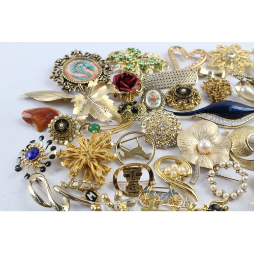 266 - Assortment of Gold Tone Costume Brooches 529g