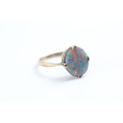 33 - 9ct gold opal doublet ring (1.7g) Size L 1/2