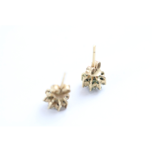 34 - 9ct gold diamond cluster stud earrings (1.4g)