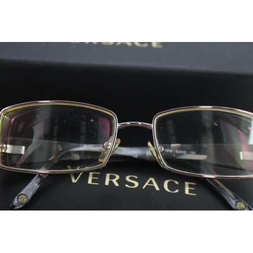 414 - Designer Sunglasses Inc Versace, Tiffany & Co, Cases x 4