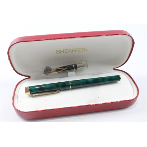 499 - Vintage Sheaffer Targa Green Lacquer Fountain Pen 14ct Gold Nib WRITING Boxed