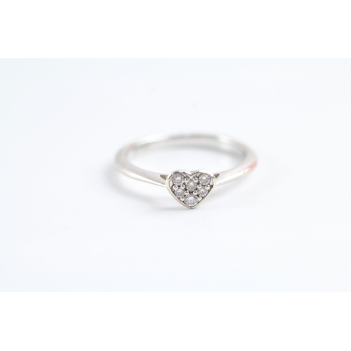 52 - 9ct white gold diamond heart shape ring (2g) Size K