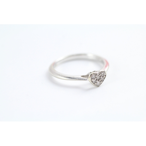 52 - 9ct white gold diamond heart shape ring (2g) Size K