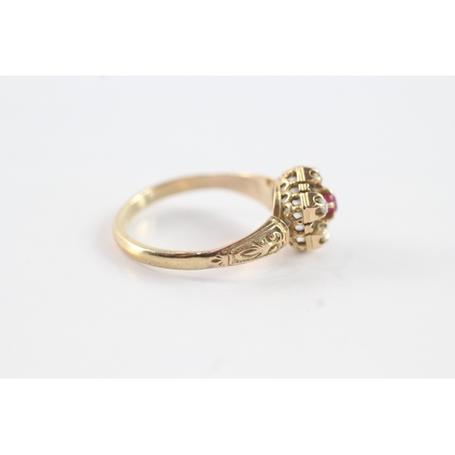 84 - 15ct gold antique ruby & rose cut diamond cluster ring with patterned shoulders (3.4g) Size O 1/2