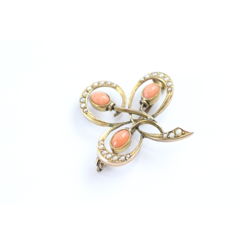 96 - 9ct gold antique seed pearl and coral shamrock brooch (2.6g)