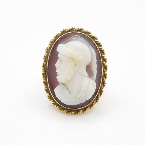 172 - 9ct gold cameo ring (7.2g) Size M