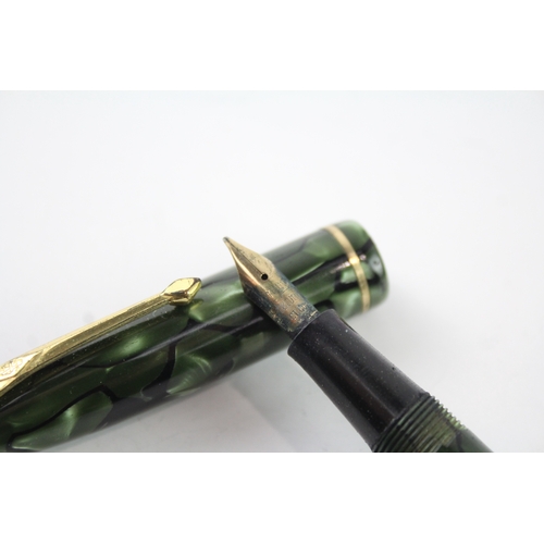 495 - Vintage Conway Stewart 15 Green Cased Fountain Pen w/ 14ct Gold Nib WRITING