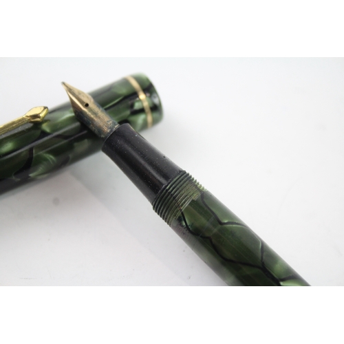 495 - Vintage Conway Stewart 15 Green Cased Fountain Pen w/ 14ct Gold Nib WRITING