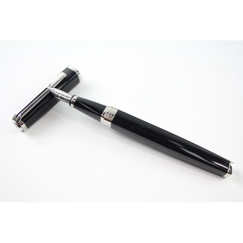 498 - Waterman Exception Black Lacquer Fountain Pen w 18ct White Gold Nib WRITING Boxed