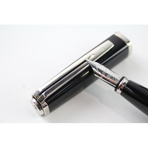 498 - Waterman Exception Black Lacquer Fountain Pen w 18ct White Gold Nib WRITING Boxed