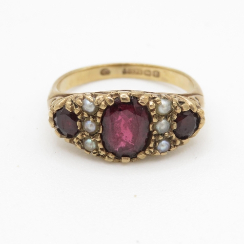 71 - 9ct gold seed pearl & garnet boat ring (3.1g) Size I 1/2