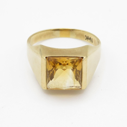 78 - 9ct gold citrine signet dress ring (3.5g) Size P