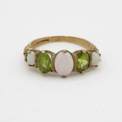 89 - 9ct gold opal & peridot five stone dress ring (2.8g) Size M