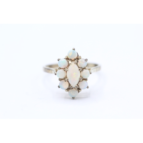 111 - 9ct gold opal dress ring (2.6g) Size P