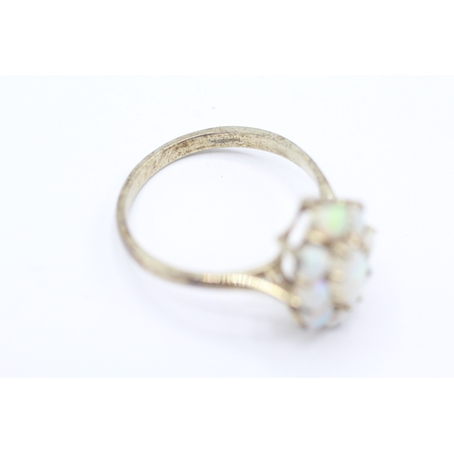 111 - 9ct gold opal dress ring (2.6g) Size P