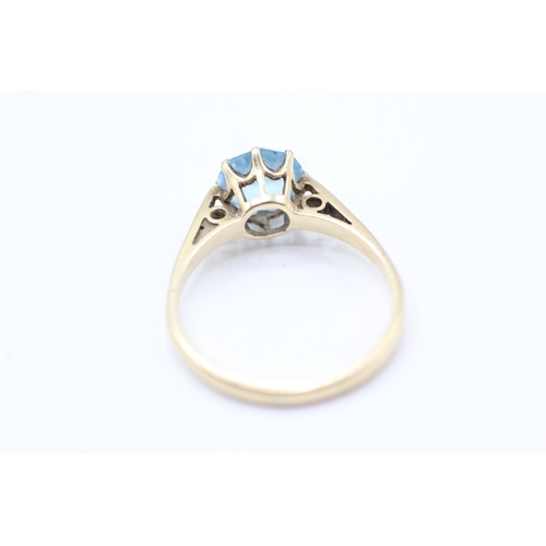 114 - 9ct gold blue gemstone solitaire dress ring (1.7g) Size L 1/2