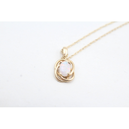 115 - 9ct gold opal pendant necklace (1.3g)