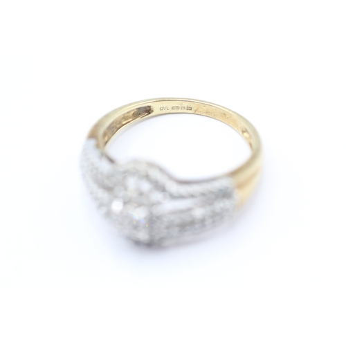 118 - 9ct gold diamond dress ring (3.2g) Size P