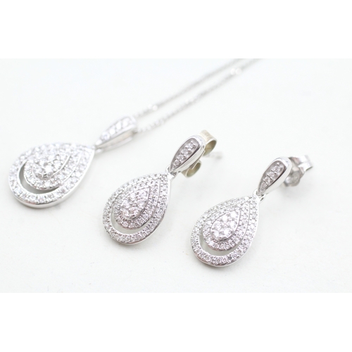 15 - 2x 9ct white gold diamond earrings & necklace set (4.6g)