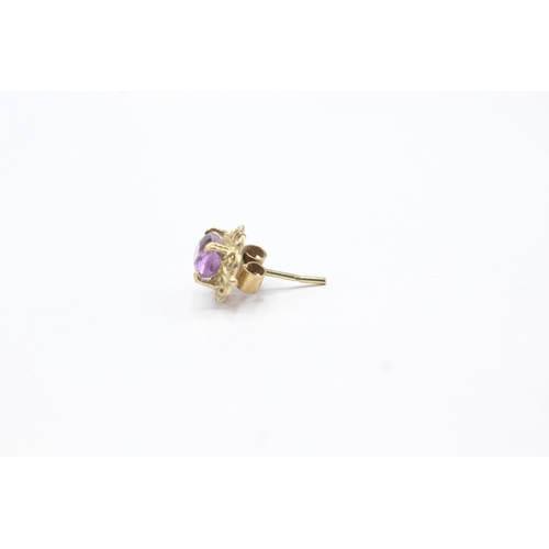 16 - 9ct gold amethyst stud earrings (1.8g)