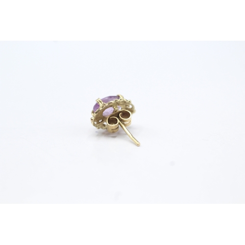 16 - 9ct gold amethyst stud earrings (1.8g)