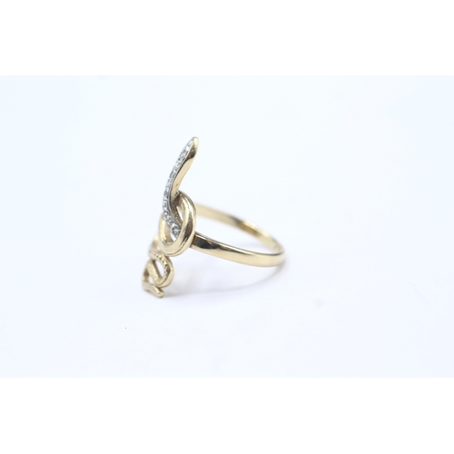 18 - 9ct gold clear gemstone snake dress ring (3g) Size N