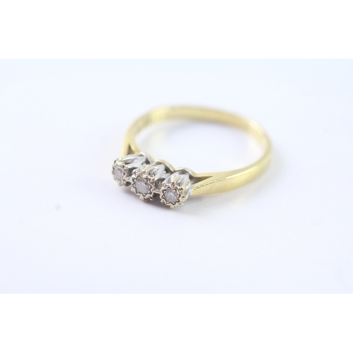 35 - 18ct gold diamond trilogy ring (3.3g) Size P