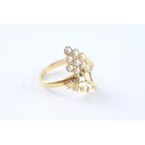 40 - 18ct gold pearl grape ring (3.9g) Size M