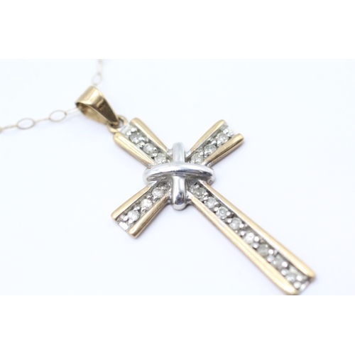 41 - 9ct gold diamond cross pendant necklace (2.1g)