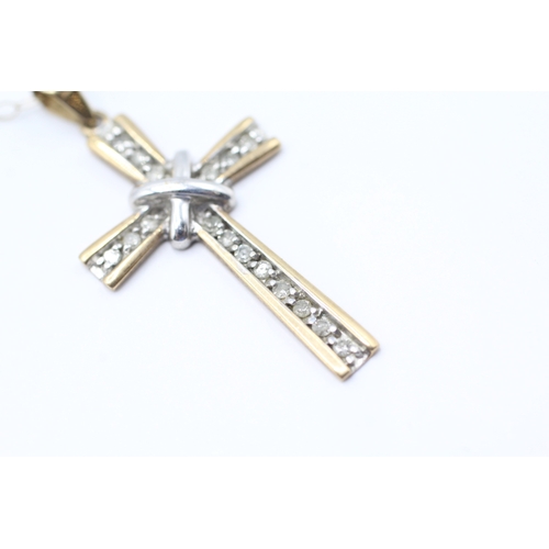 41 - 9ct gold diamond cross pendant necklace (2.1g)