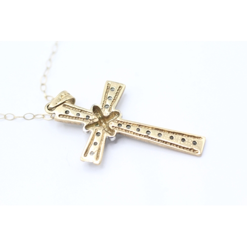 41 - 9ct gold diamond cross pendant necklace (2.1g)