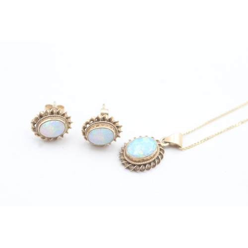 5 - 2x 9ct gold opal stud earrings & necklace set (3g)